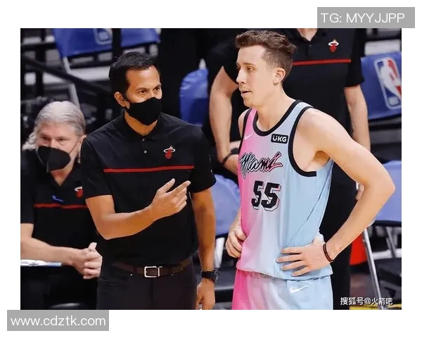 火箭队与热火队精彩对决现场直播全程回顾与分析